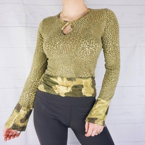 🍓Y2K GREEN CHEETAH AND CHERUB PRINT LONG SLEEVE🍓 - Picture 4 of 4